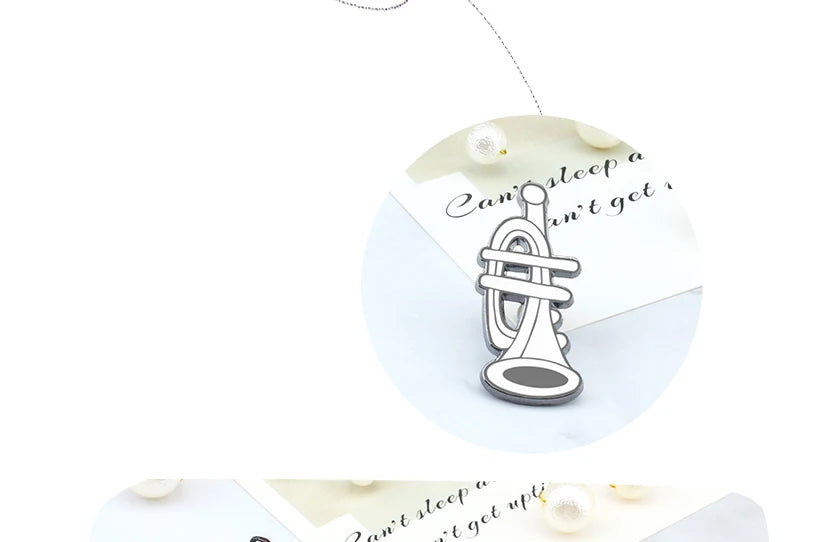 Cool Violin Enamel Pins Elegant Piano Accordion Bass Instrument Brooches Musician Shirt Lapel Pin Badges Jewelry for Music Lover