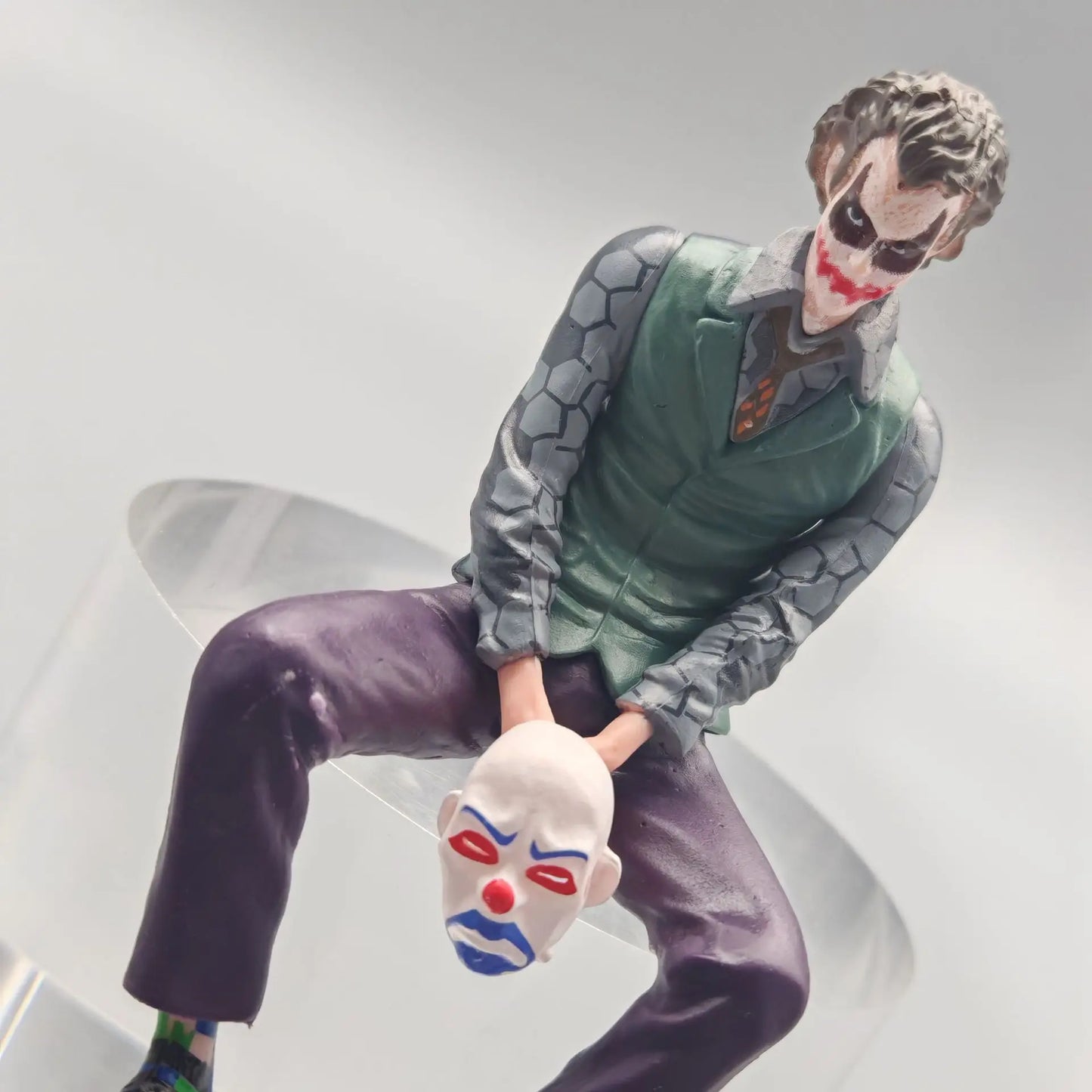 Cartoon joker Handmade Boutique Large Decoration Desktop Scene Model Mask Sitting Posture Gifts Room Car decoration