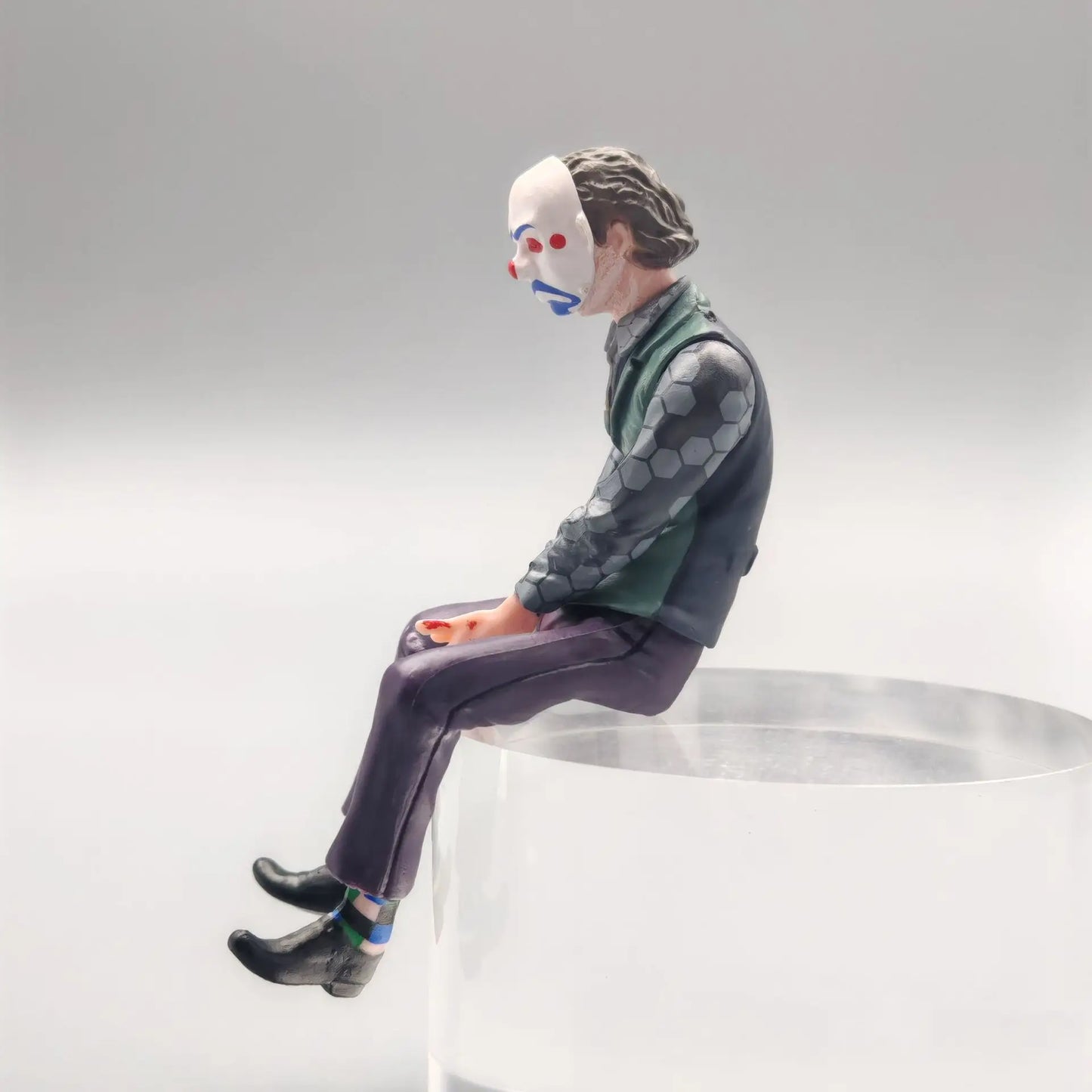 Cartoon joker Handmade Boutique Large Decoration Desktop Scene Model Mask Sitting Posture Gifts Room Car decoration