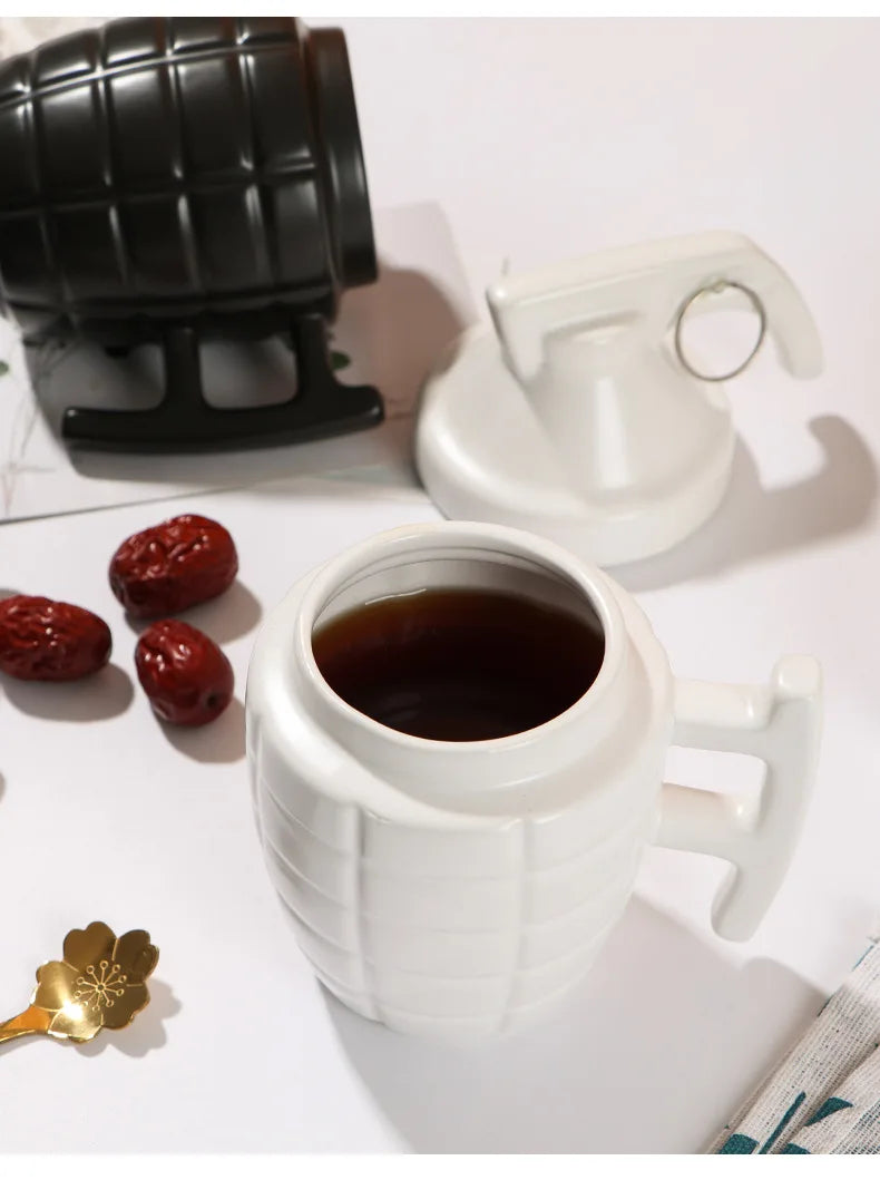 Creative Grenade Mug Funny Coffee Cup Shaped Ceramic Cup with Lid Modeling Cup Living Room Home Decoration 350ml Water Cup