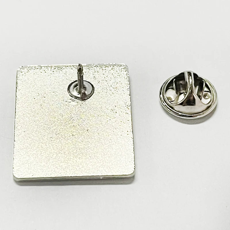 Ellen ripley xenomorphe enamel pin vintage movie poster badge Jewelry Collectibles gifts