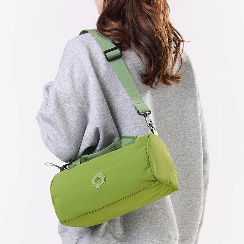 Fitness bag, simple and versatile handbag, lightweight storage bag, large capacity shoulder bag, multifunctional travel bag.zwq