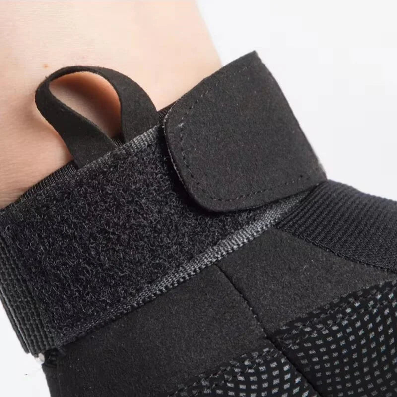 Tactical Gloves Black Hawk Tactical Army Fans Outdoor Anti Cutting Sports Protection Anti Slip Motorcycle Riding Men and Women