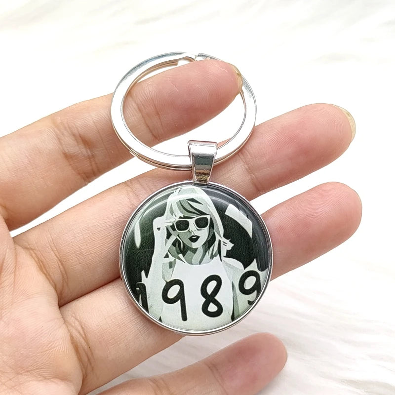 Popular Classic Rock Band Alloy Keychain Fashion Music Singer Song Pendant Key Chain Jewelry Wholesale