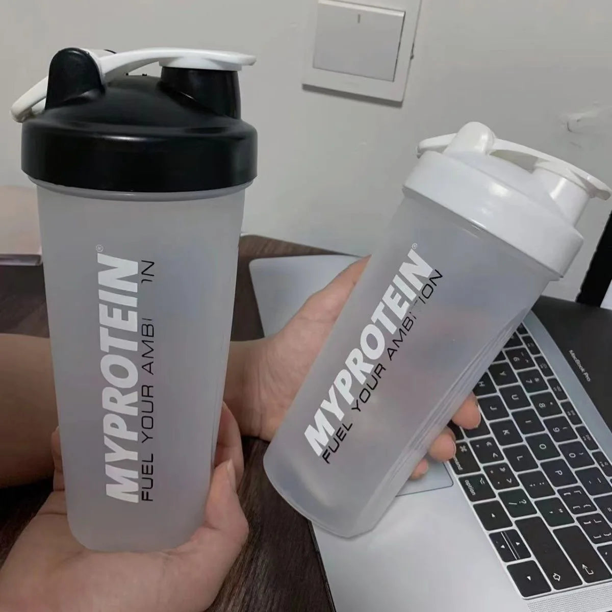 Shaker Cup Sports Kettle Does Not Contain Bpa Large Capacity Protein Powder Milkshake Portable Outdoor Cup Gym Plastic Bottle