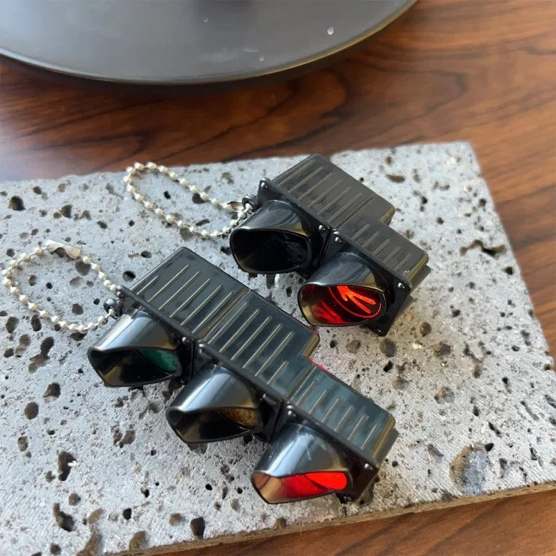 Simulation Electronic Traffic Light Keychain Pendant Pedestrian Light LED Light-emitting Toy Kids Cognitive Toy Gift Key Chain