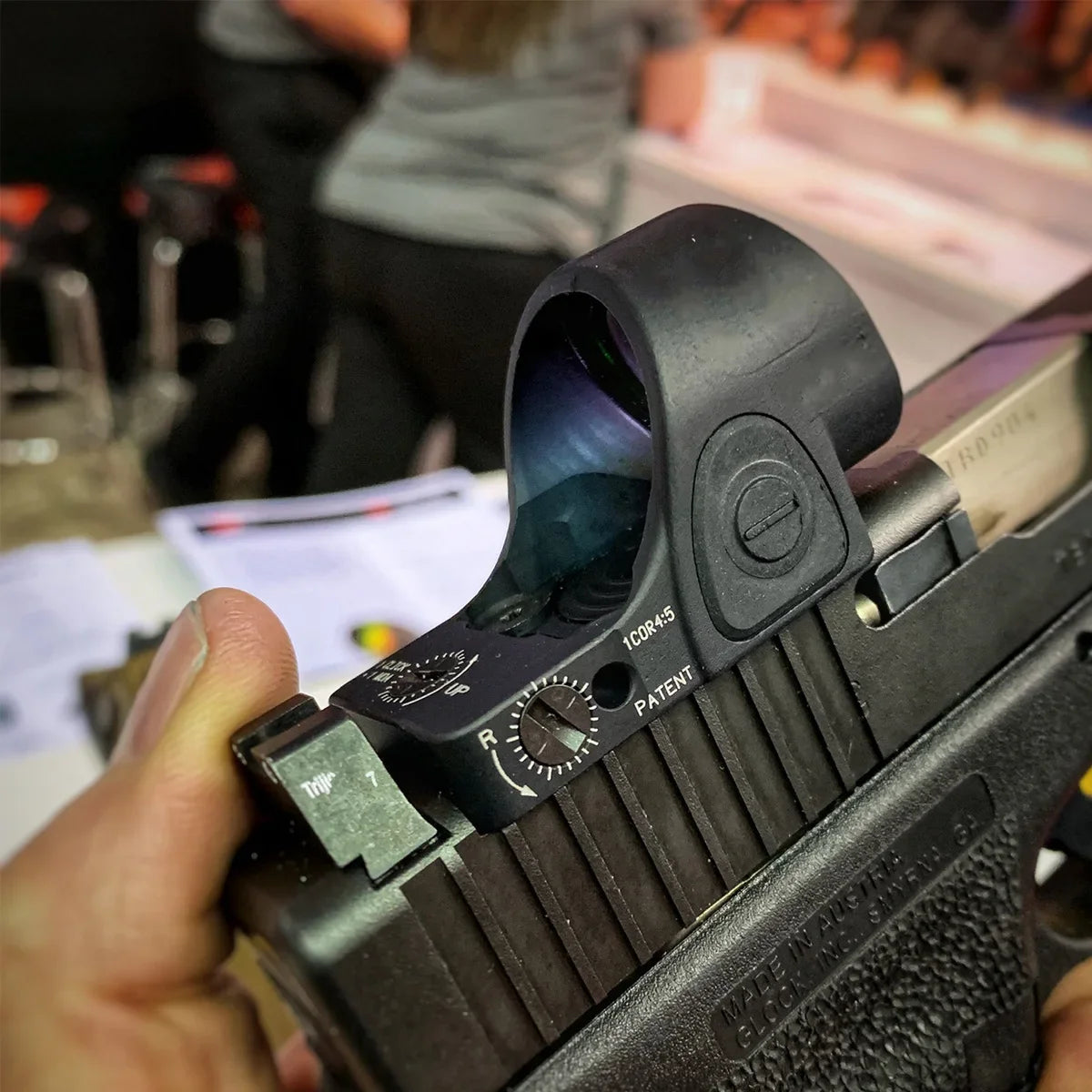 Tactical SR Red Dot Sight Scope Red Dot Optics Riflescope Collimator Fit 20mm Rail RMT Rifle Sight Hunting Airsoft With Logo