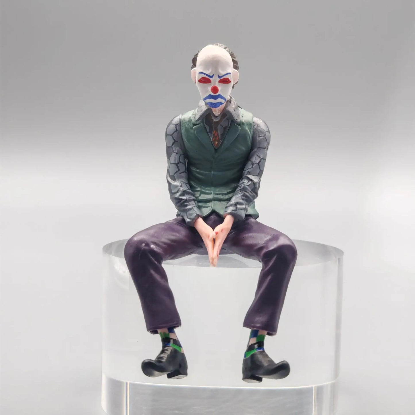 Cartoon joker Handmade Boutique Large Decoration Desktop Scene Model Mask Sitting Posture Gifts Room Car decoration