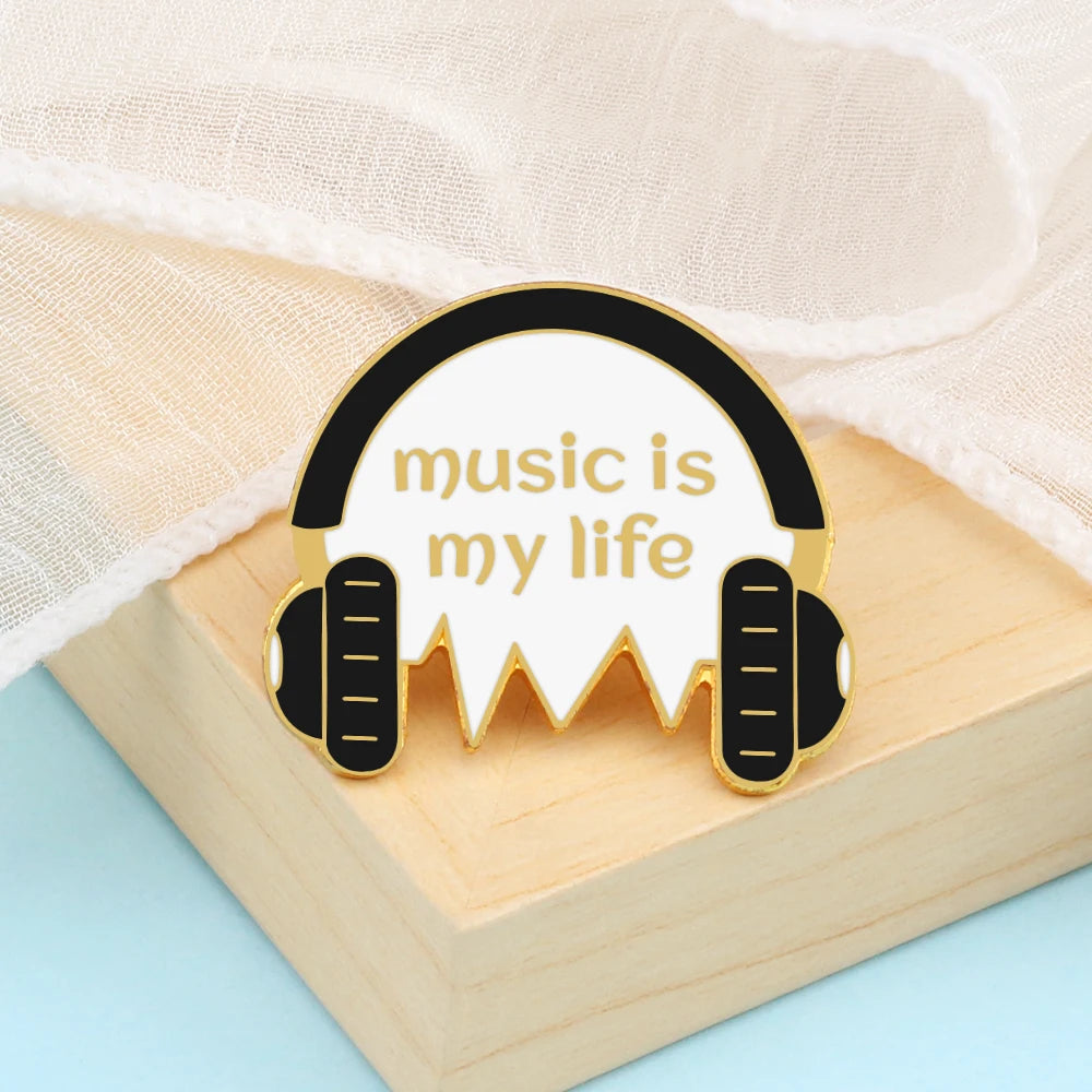 Personality Music Enthusiast Badges Pins MUSIC IS MY LIFE Earphone CD Brooches Kids Backpack Decoration Pins Jewelry Gift Girl