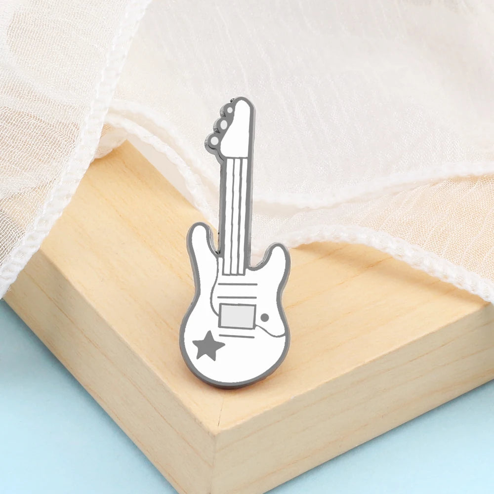 Cool Violin Enamel Pins Elegant Piano Accordion Bass Instrument Brooches Musician Shirt Lapel Pin Badges Jewelry for Music Lover