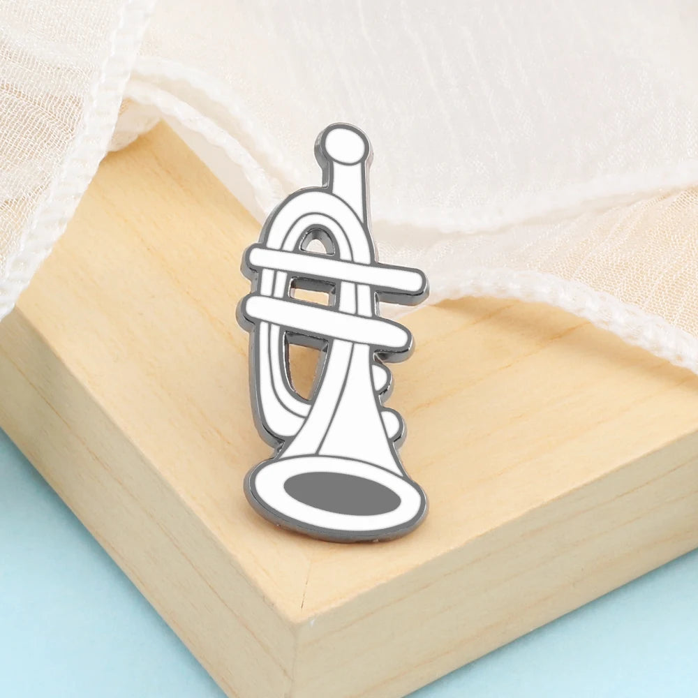 Cool Violin Enamel Pins Elegant Piano Accordion Bass Instrument Brooches Musician Shirt Lapel Pin Badges Jewelry for Music Lover