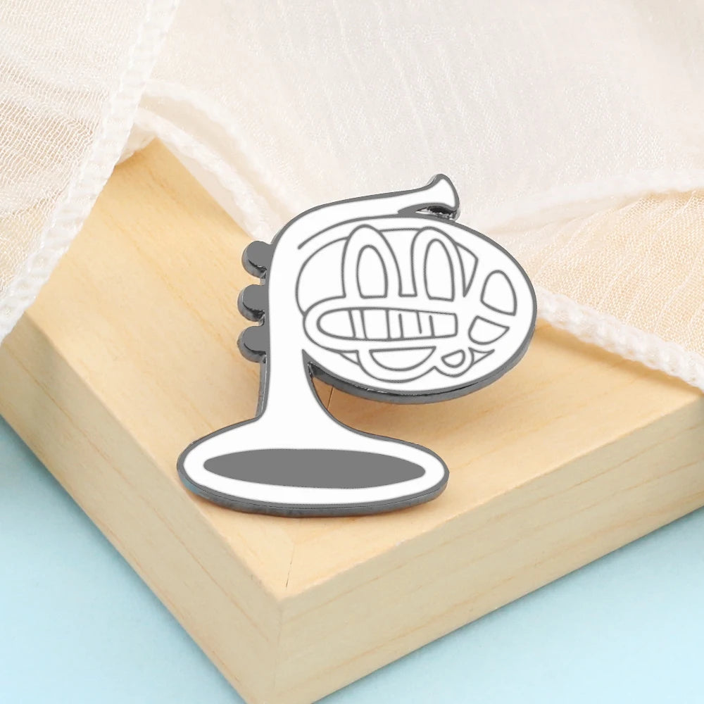 Cool Violin Enamel Pins Elegant Piano Accordion Bass Instrument Brooches Musician Shirt Lapel Pin Badges Jewelry for Music Lover